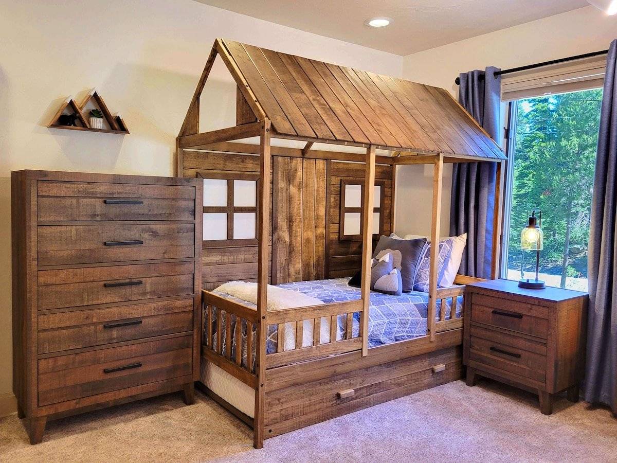 Cabin twin bed with trundle Cabin twin bed with trundle