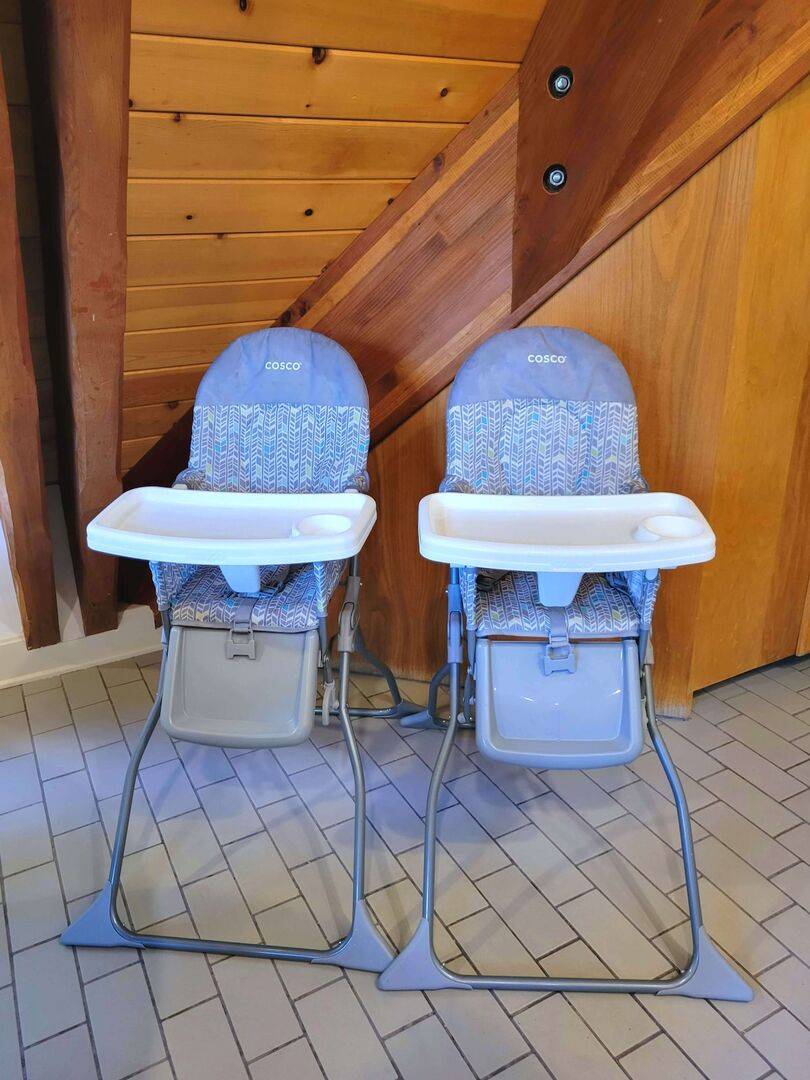 High chairs for 2 + booster seat High chairs for 2 + booster seat