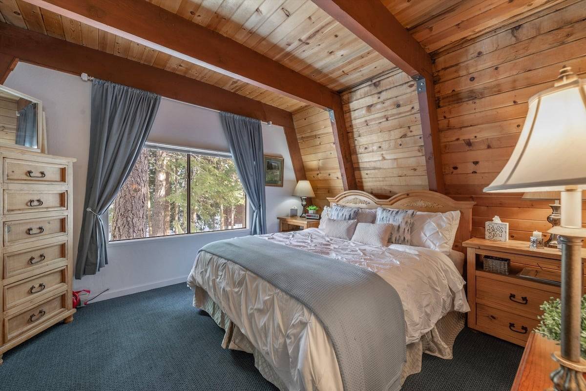 Second upper King Room Second upper King Room