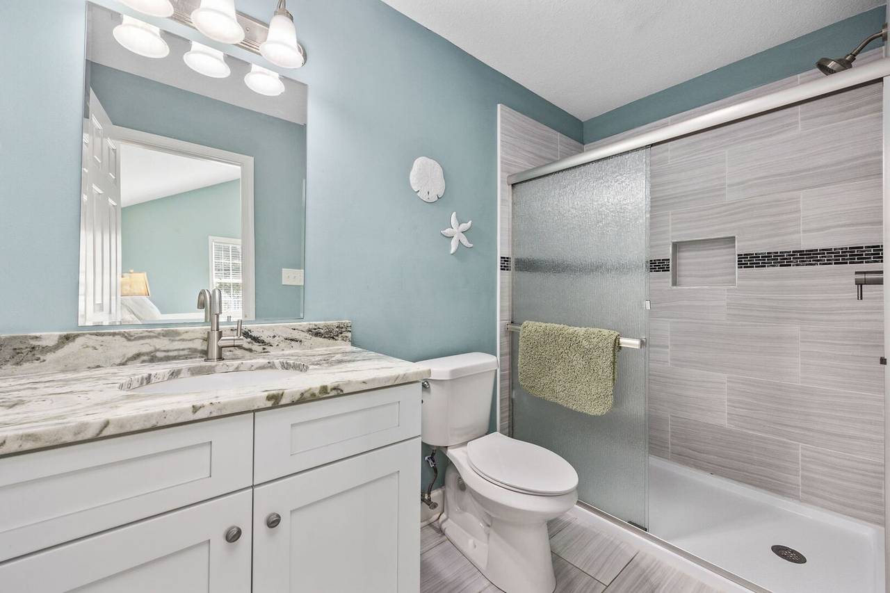 Ensuite Bathroom - Walk-In Shower Ensuite Bathroom - Walk-In Shower