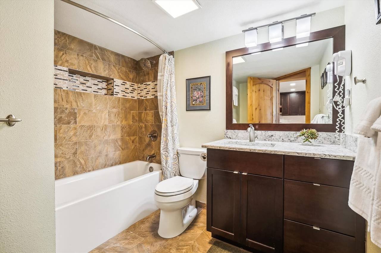 Bathroom, Atrium 005, Breckenridge Vacation Rental Bathroom, Atrium 005, Breckenridge Vacation Rental