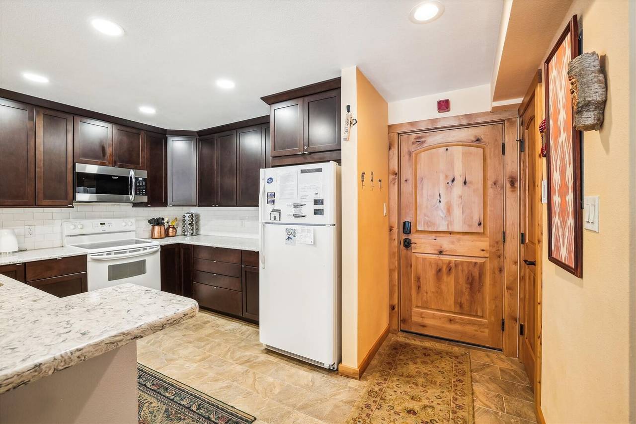 Kitchen, Atrium 005, Breckenridge Vacation Rental Kitchen, Atrium 005, Breckenridge Vacation Rental