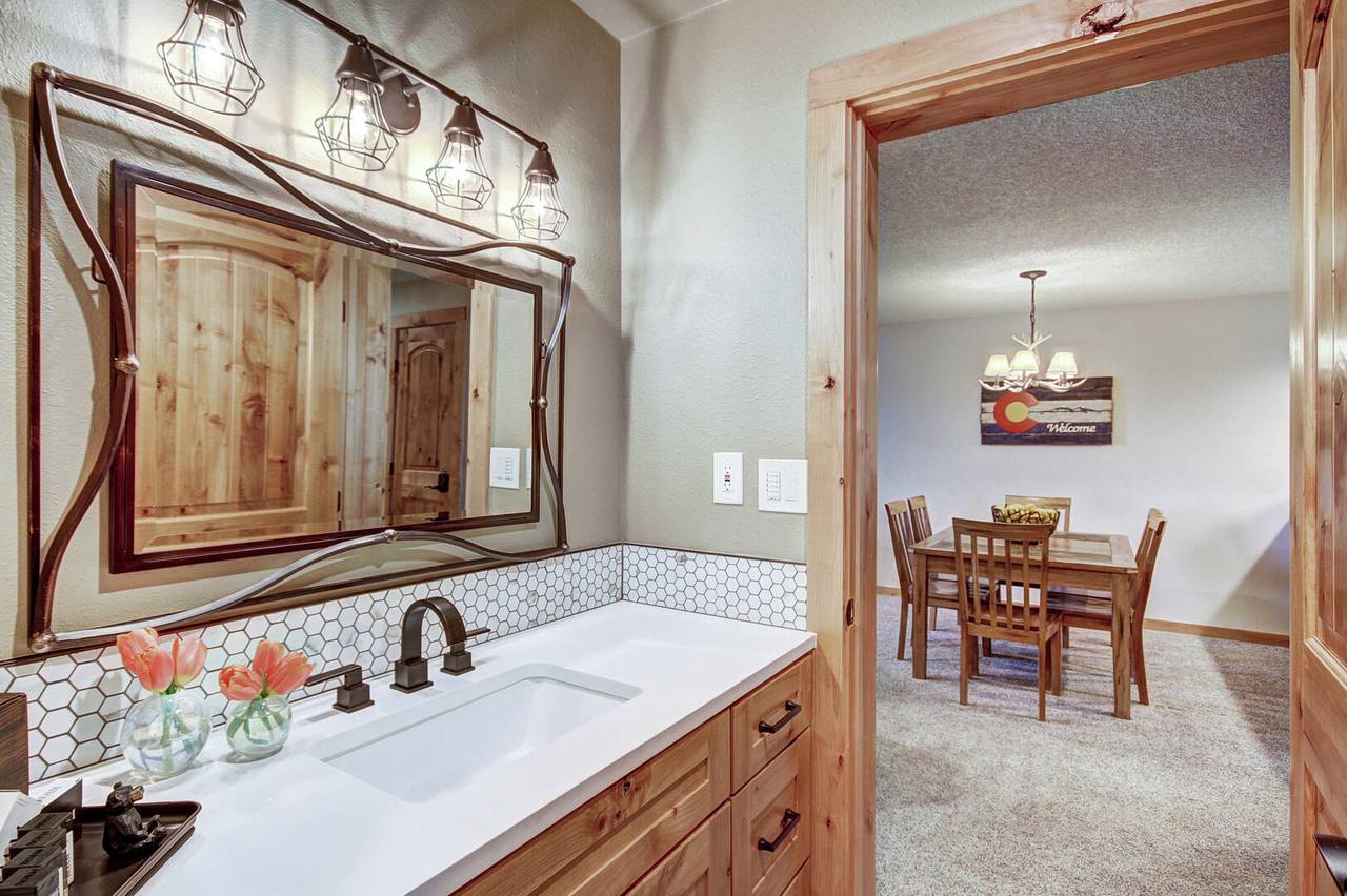 Additional view of shared bath - Atrium 108 Breckenridge Vacation Rental Additional view of shared bath - Atrium 108 Breckenridge Vacation Rental