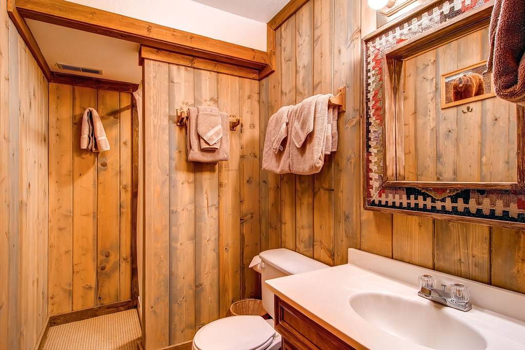 Bathroom - Bear Lodge - Breckenridge Vacation Rental Bathroom - Bear Lodge - Breckenridge Vacation Rental
