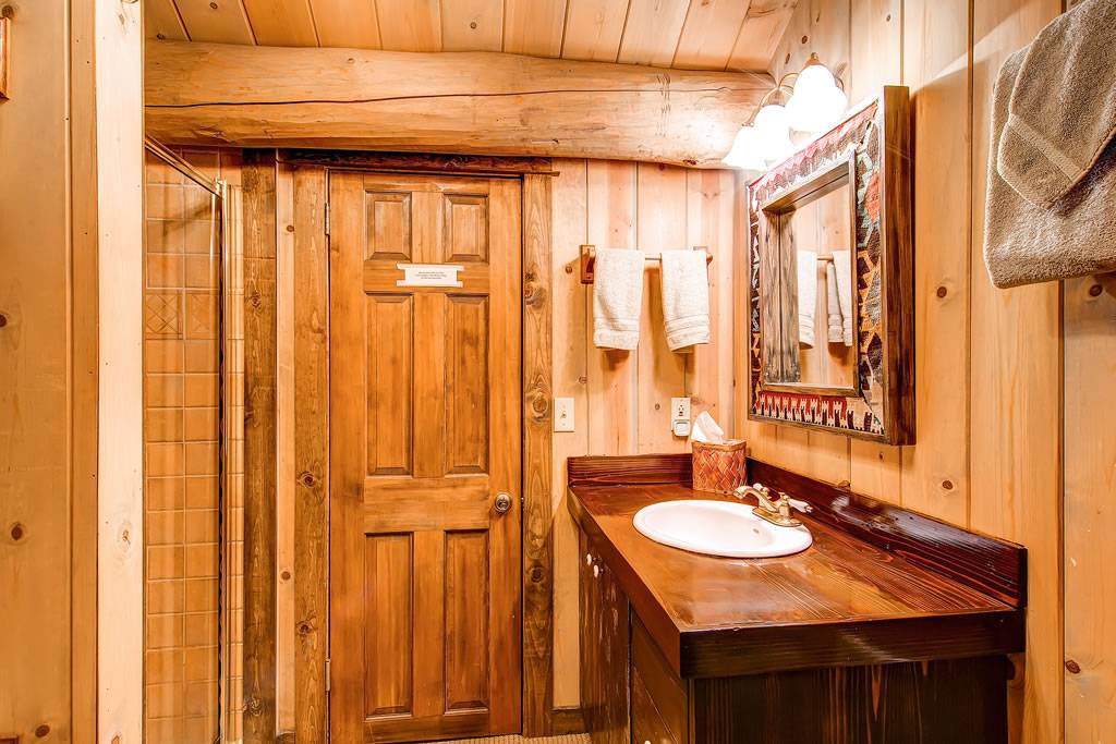 Bathroom - Bear Lodge - Breckenridge Vacation Rental Bathroom - Bear Lodge - Breckenridge Vacation Rental