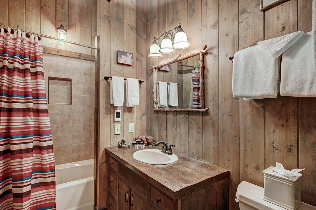 Bathroom - Bear Lodge - Breckenridge Vacation Rental Bathroom - Bear Lodge - Breckenridge Vacation Rental