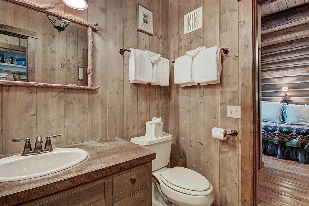 Bathroom - Bear Lodge - Breckenridge Vacation Rental Bathroom - Bear Lodge - Breckenridge Vacation Rental