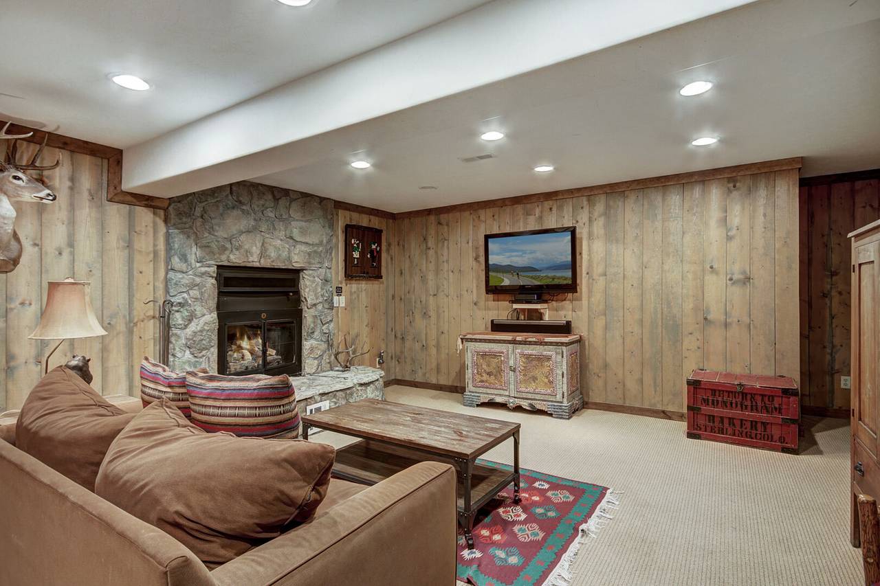 Living Area - Bear Lodge - Breckenridge Vacation Rental Living Area - Bear Lodge - Breckenridge Vacation Rental