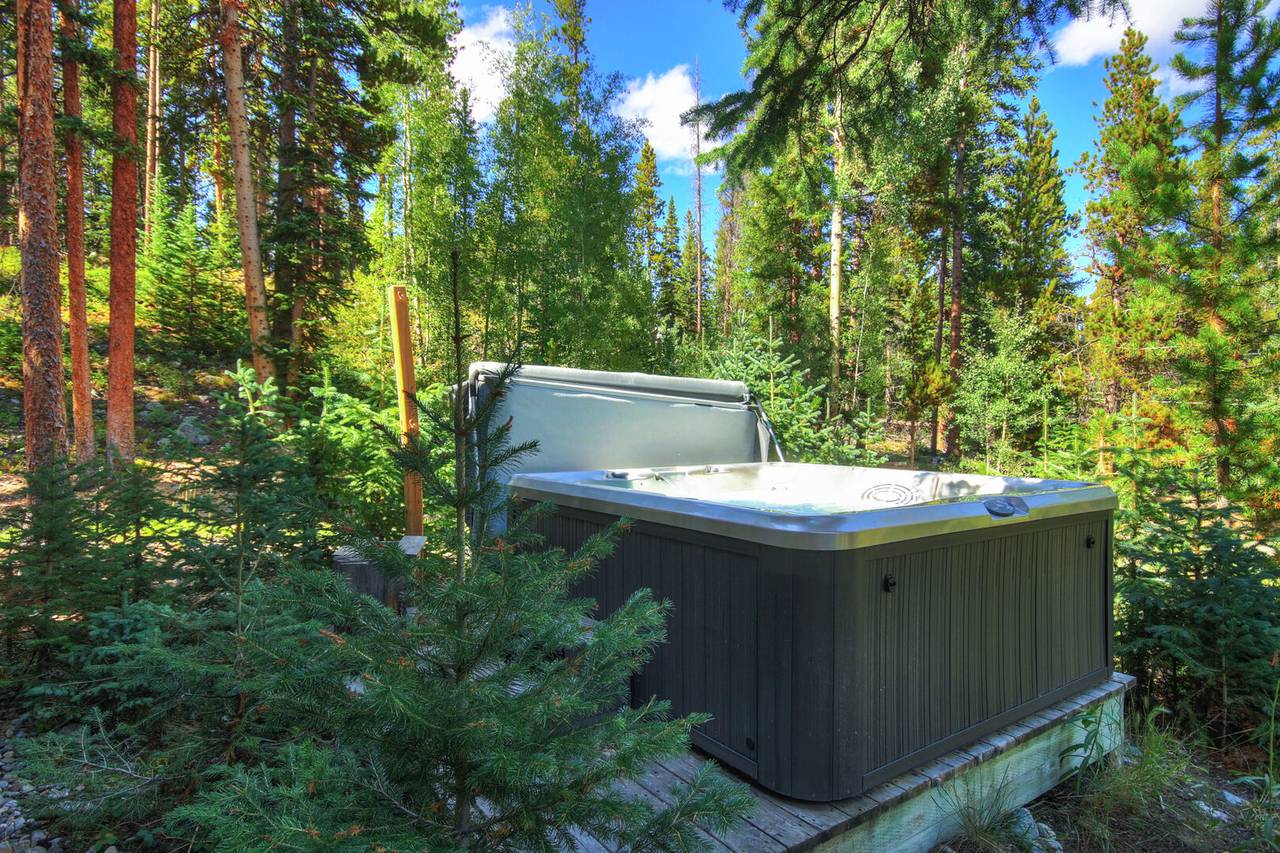 Hot Tub - Bear Lodge - Breckenridge Vacation Rental Hot Tub - Bear Lodge - Breckenridge Vacation Rental