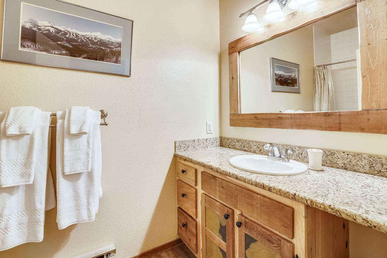 Bathroom - Cedars 2 - Breckenridge Vacation Rental Bathroom - Cedars 2 - Breckenridge Vacation Rental