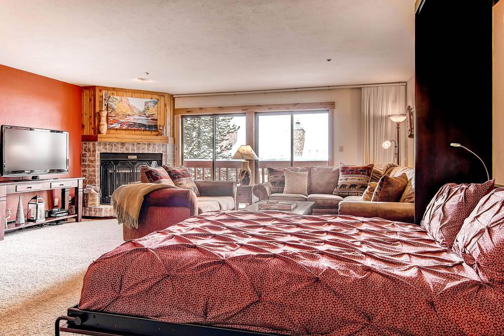 Living room with Murphy Bed - Cimarron 301 Breckenridge Vacation Rental Living room with Murphy Bed - Cimarron 301 Breckenridge Vacation Rental