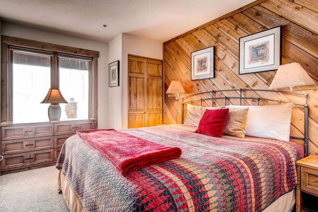 Bedroom - Cimarron 301 Breckenridge Vacation Rental Bedroom - Cimarron 301 Breckenridge Vacation Rental