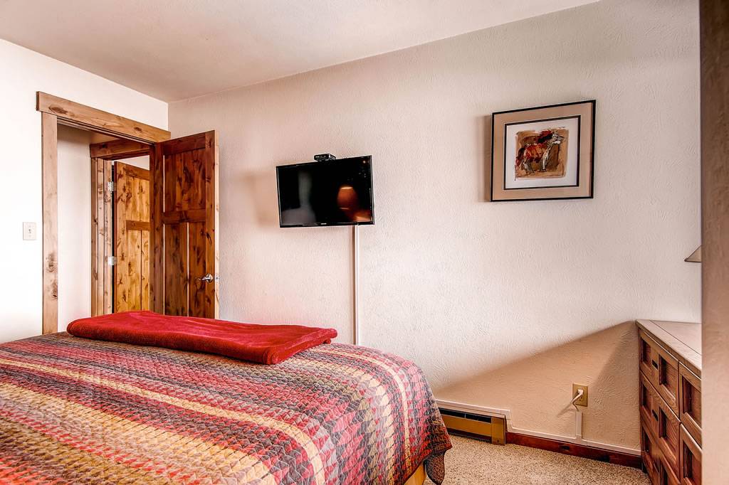 Bedroom - Cimarron 301 Breckenridge Vacation Rental Bedroom - Cimarron 301 Breckenridge Vacation Rental