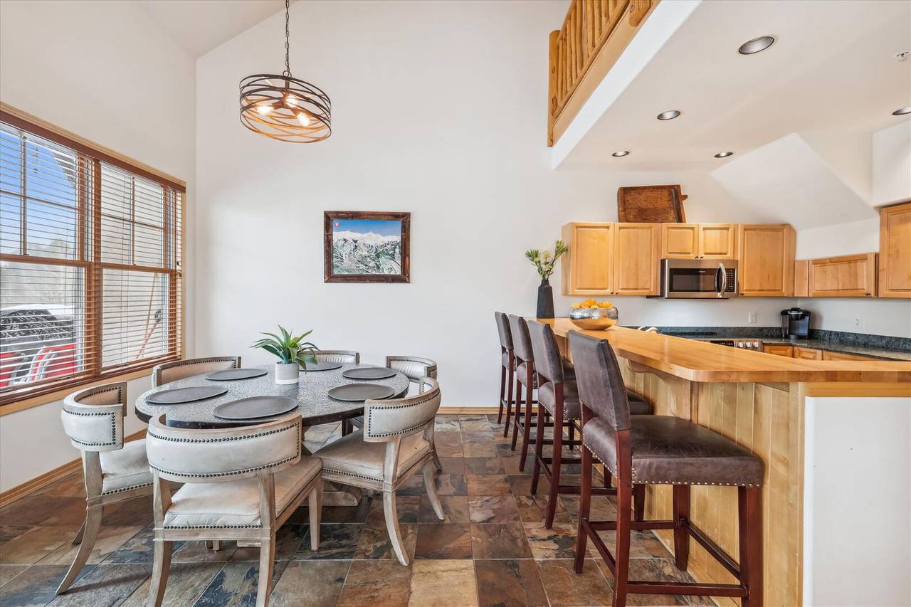 Dining Area - Corral 309W - Breckenridge Vacation Rental Dining Area - Corral 309W - Breckenridge Vacation Rental