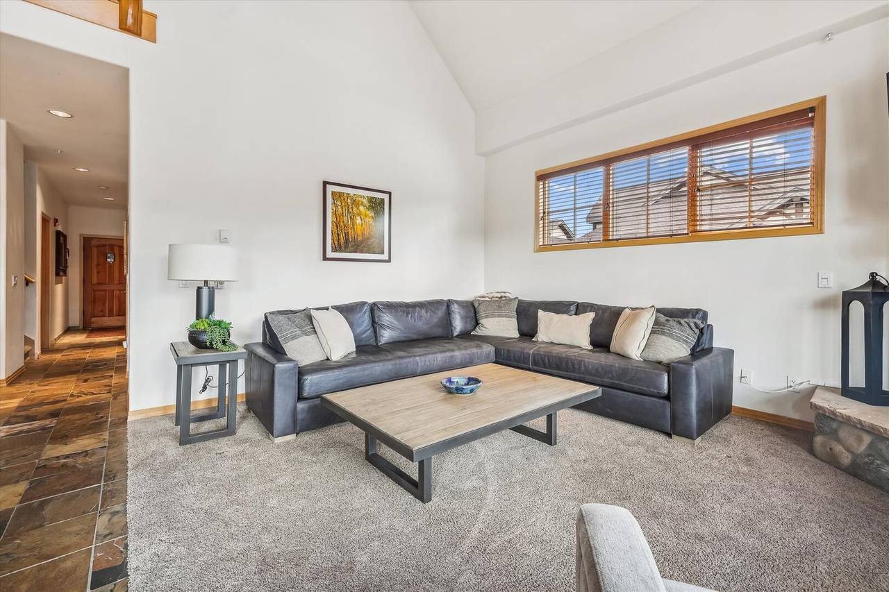 Living Room - Corral 309W - Breckenridge Vacation Rental Living Room - Corral 309W - Breckenridge Vacation Rental