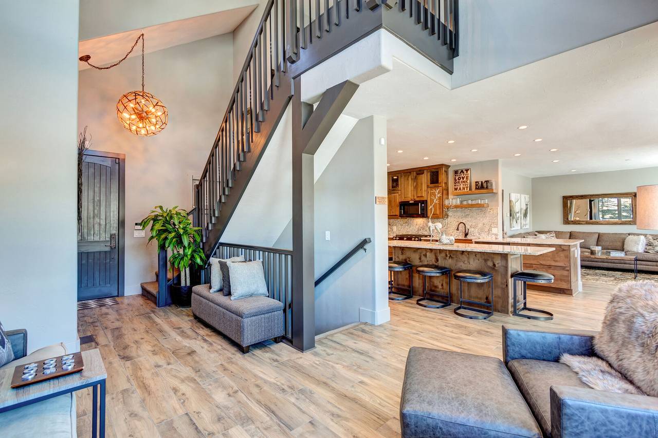 Living Area - Creekside Escape - Breckenridge Vacation Rental Living Area - Creekside Escape - Breckenridge Vacation Rental