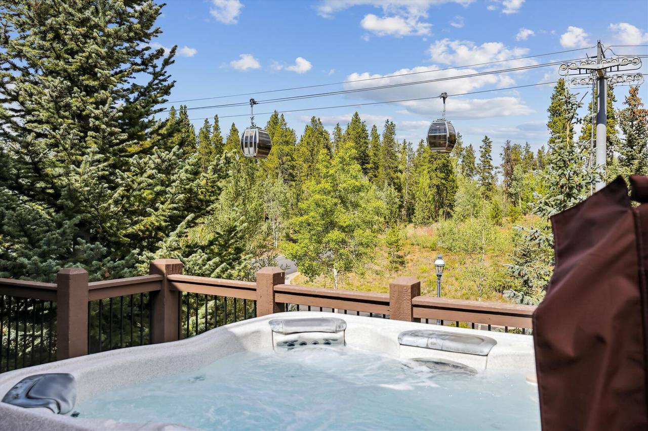 Hot Tub - Cucumber Patch 44 - Breckenridge Vacation Rental Hot Tub - Cucumber Patch 44 - Breckenridge Vacation Rental