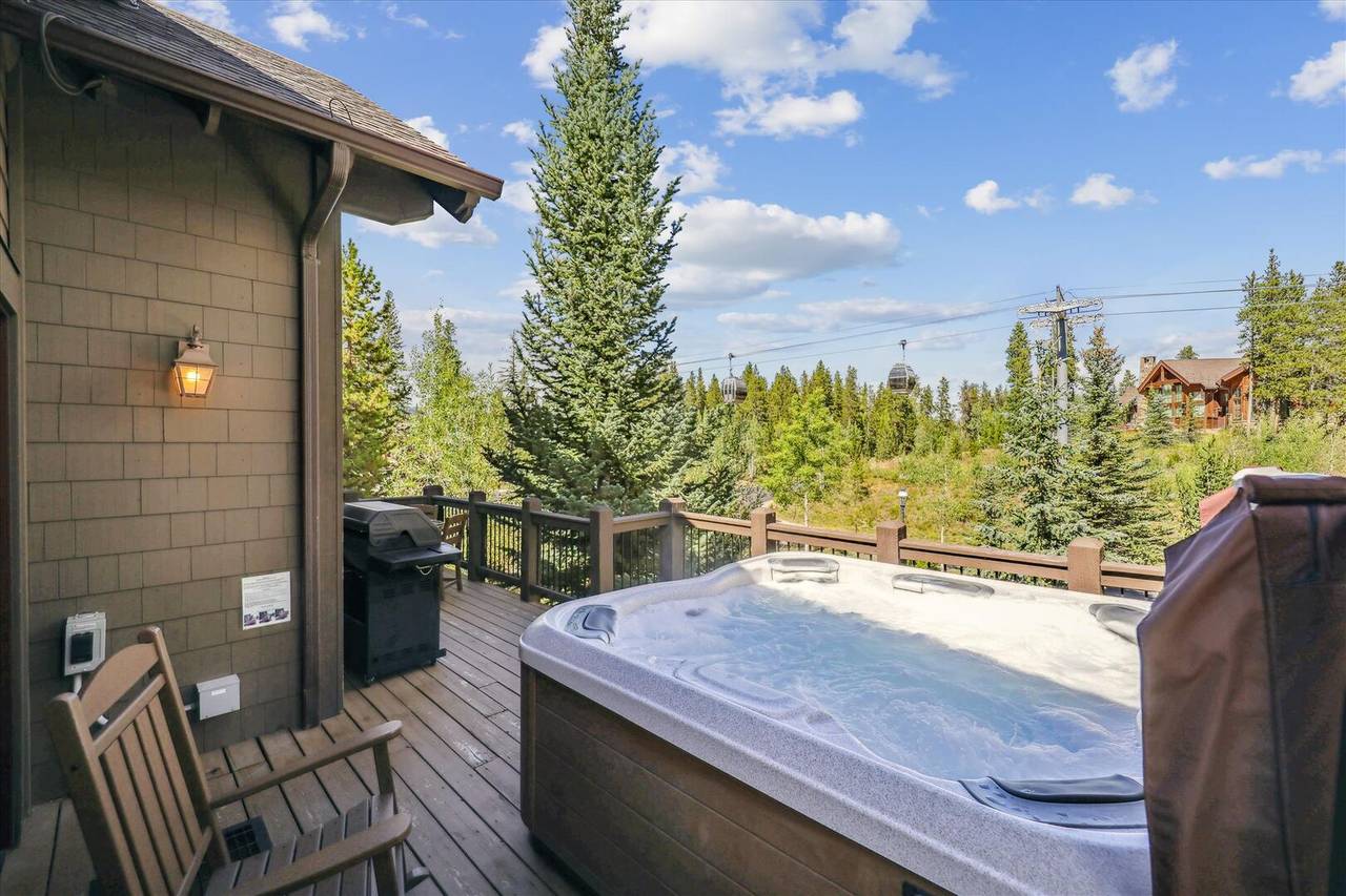 Hot Tub - Cucumber Patch 44 - Breckenridge Vacation Rental Hot Tub - Cucumber Patch 44 - Breckenridge Vacation Rental