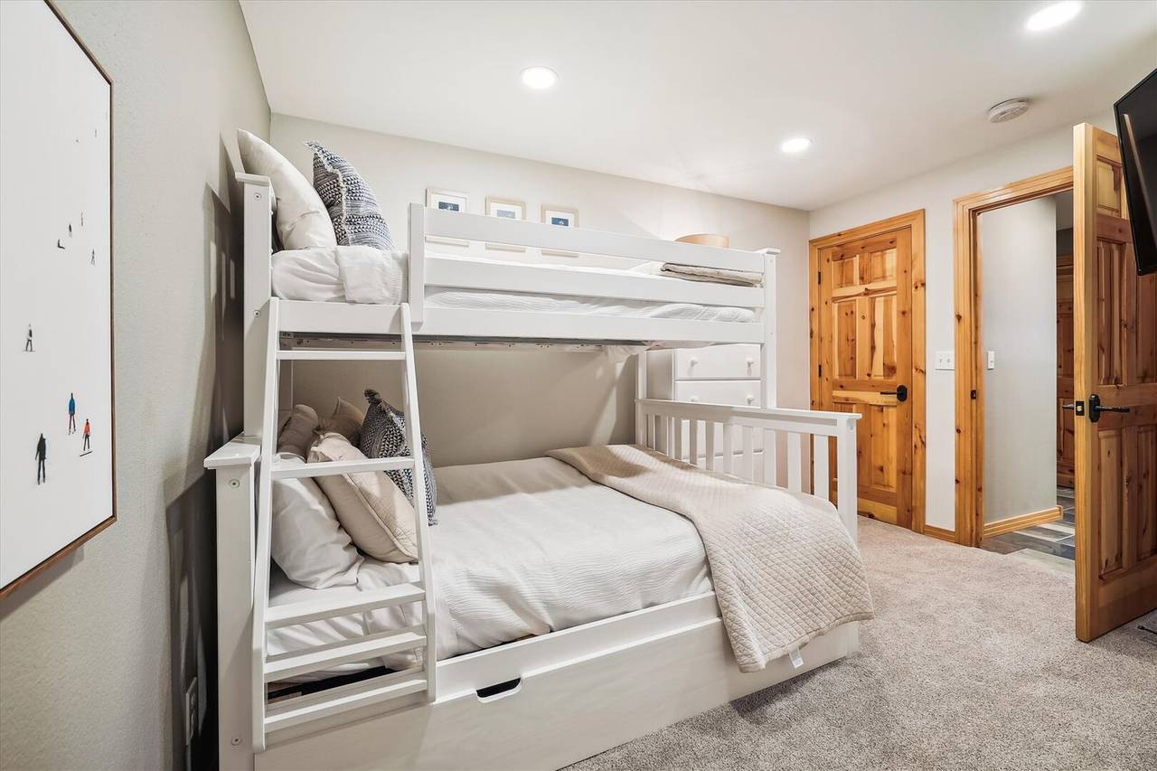 Bedroom - Elk Ridge 432 - Breckenridge Vacation Rental Bedroom - Elk Ridge 432 - Breckenridge Vacation Rental