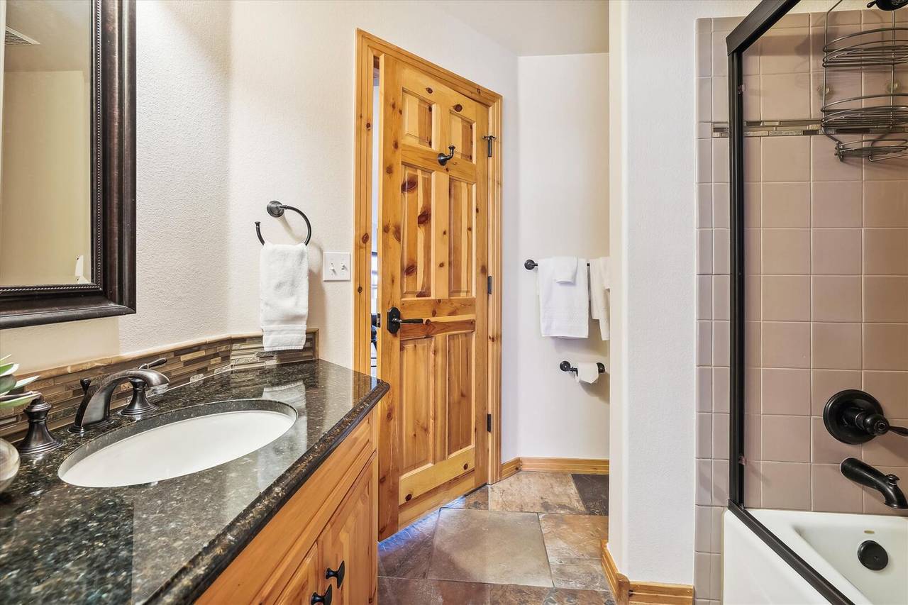 Bathroom - Elk Ridge 432 - Breckenridge Vacation Rental Bathroom - Elk Ridge 432 - Breckenridge Vacation Rental