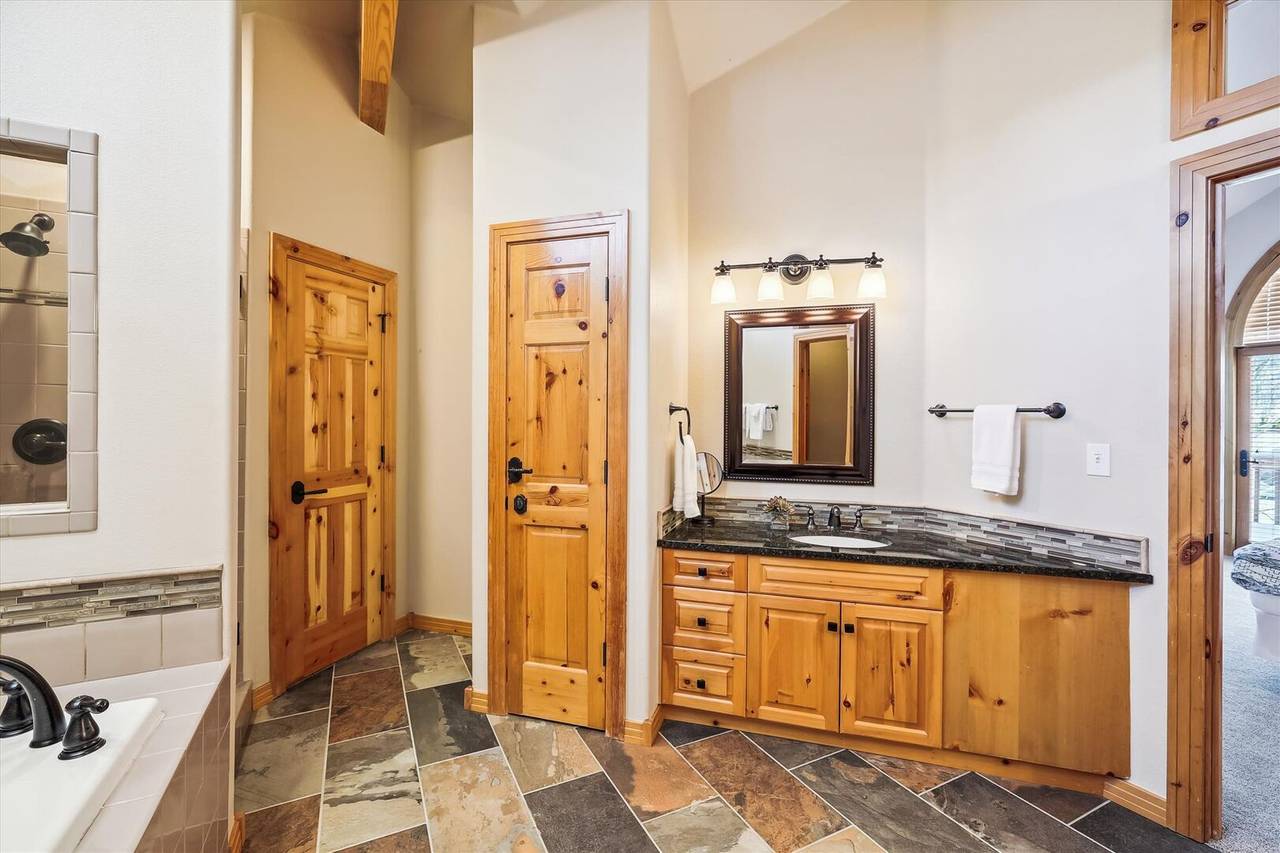 Bathroom - Elk Ridge 432 - Breckenridge Vacation Rental Bathroom - Elk Ridge 432 - Breckenridge Vacation Rental