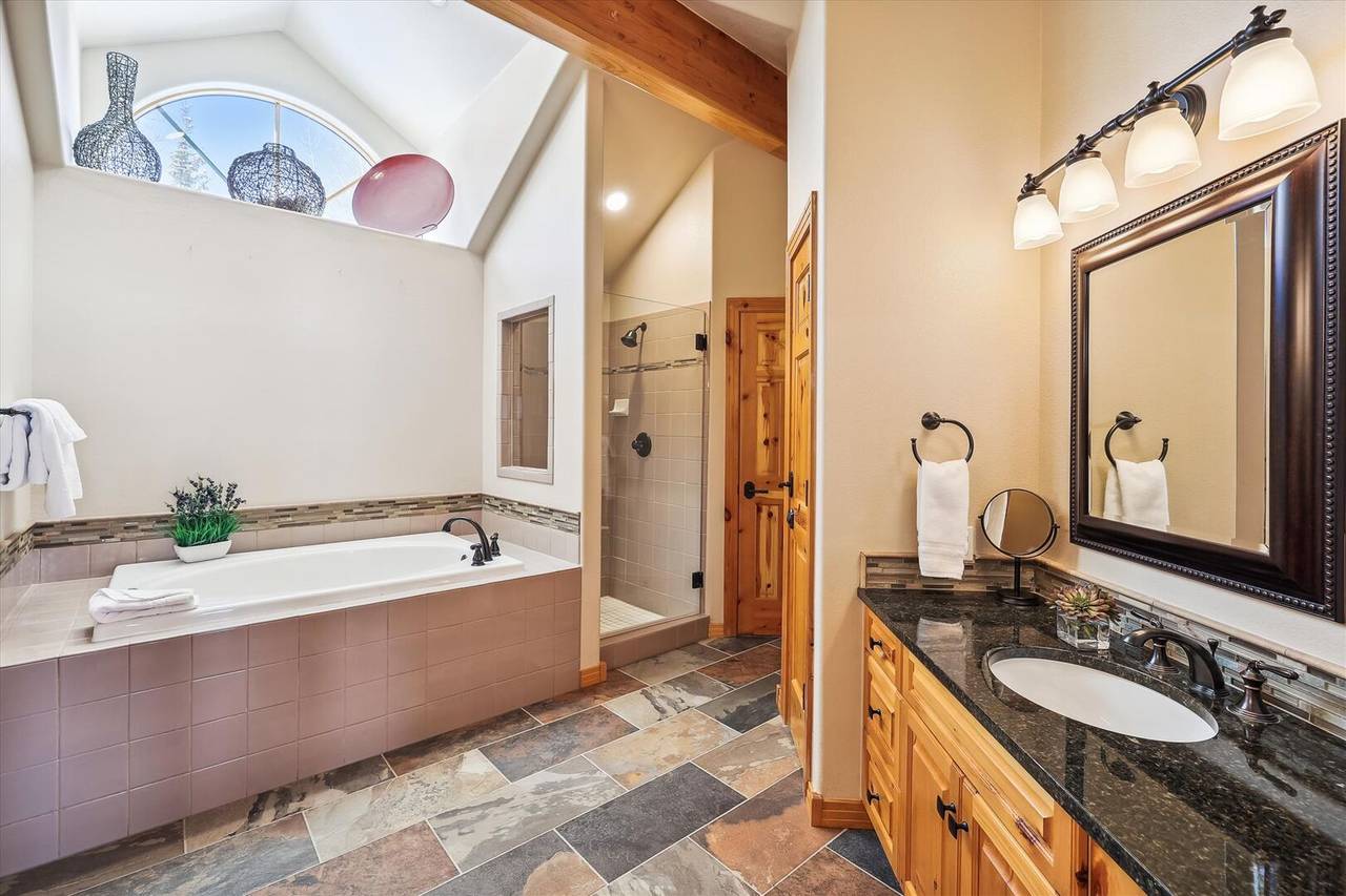 Bathroom - Elk Ridge 432 - Breckenridge Vacation Rental Bathroom - Elk Ridge 432 - Breckenridge Vacation Rental