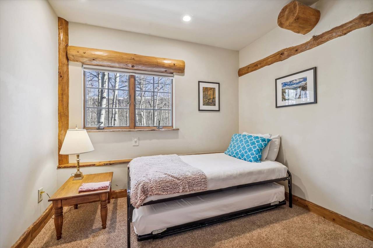 Bedroom - Endless Trails Cabin - Silverthorne Vacation Rental Bedroom - Endless Trails Cabin - Silverthorne Vacation Rental