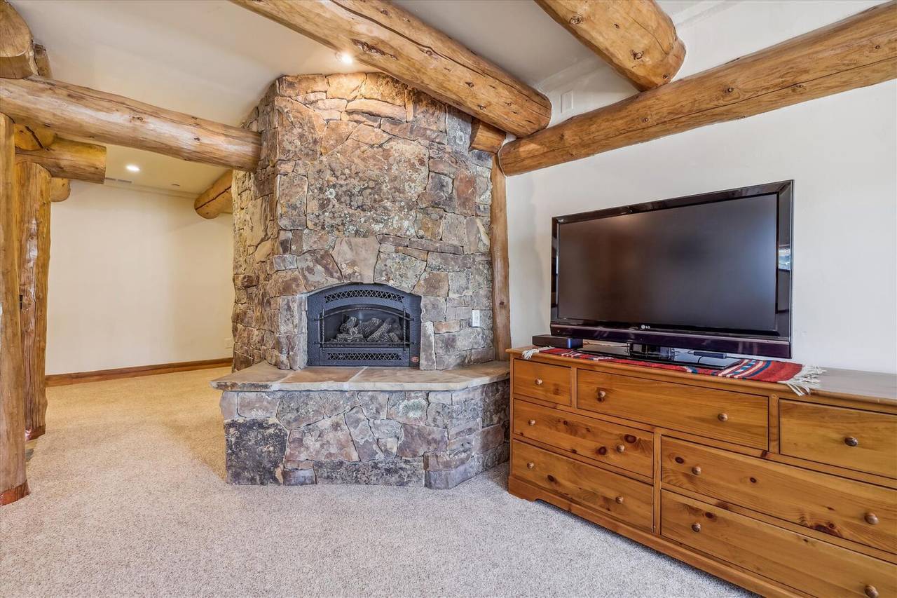 Living Area - Endless Trails Cabin - Silverthorne Vacation Rental Living Area - Endless Trails Cabin - Silverthorne Vacation Rental