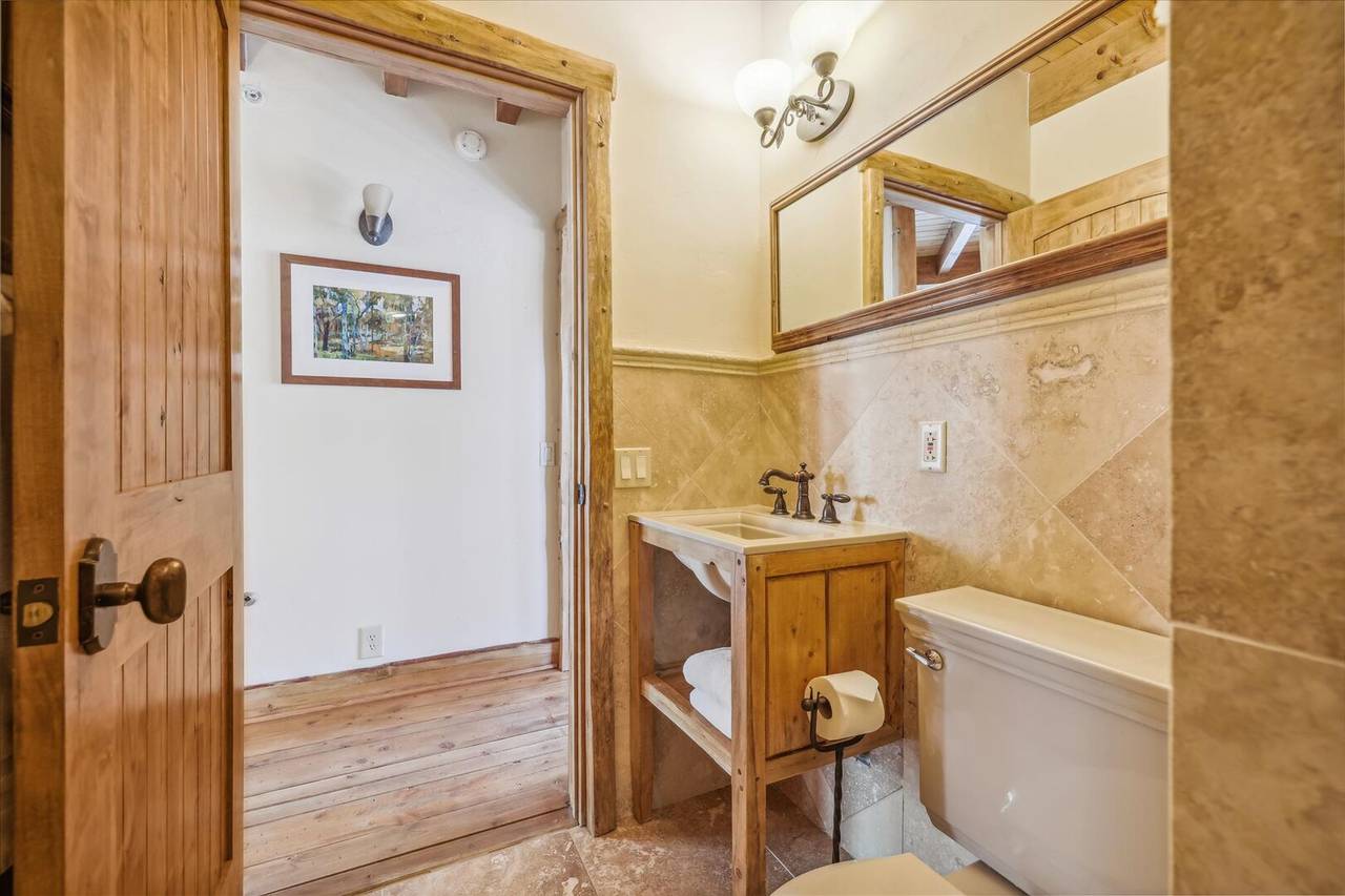 Bathroom - Endless Trails Cabin - Silverthorne Vacation Rental Bathroom - Endless Trails Cabin - Silverthorne Vacation Rental