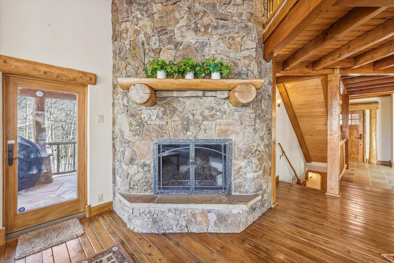 Living Area - Endless Trails Cabin - Silverthorne Vacation Rental Living Area - Endless Trails Cabin - Silverthorne Vacation Rental