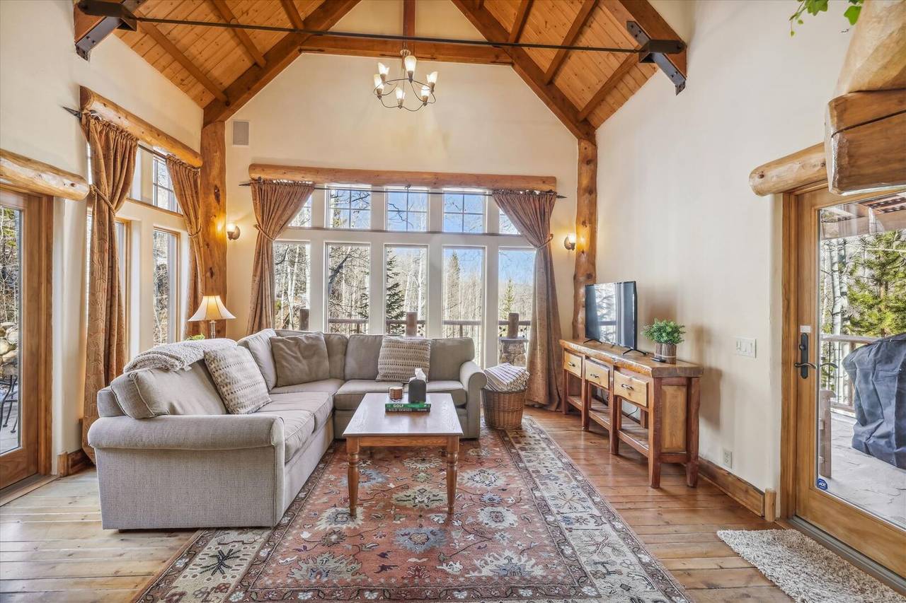 Living Area - Endless Trails Cabin - Silverthorne Vacation Rental Living Area - Endless Trails Cabin - Silverthorne Vacation Rental