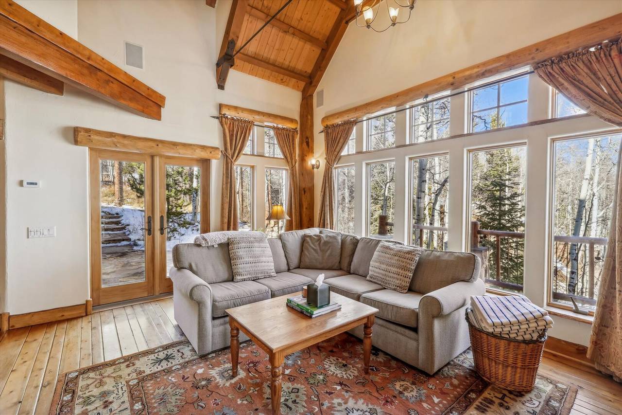 Living Area - Endless Trails Cabin - Silverthorne Vacation Rental Living Area - Endless Trails Cabin - Silverthorne Vacation Rental