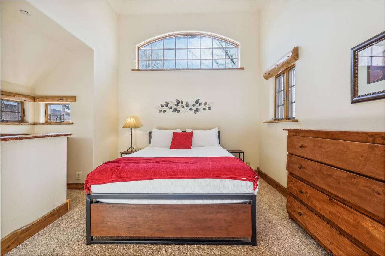 Bedroom - Endless Trails Cabin - Silverthorne Vacation Rental Bedroom - Endless Trails Cabin - Silverthorne Vacation Rental