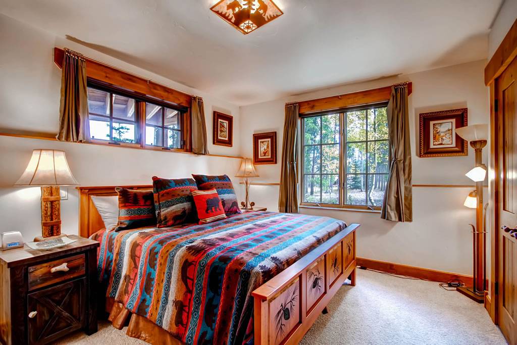 Bedroom - Hatari Lodge - Breckenridge Vacation Rental Bedroom - Hatari Lodge - Breckenridge Vacation Rental