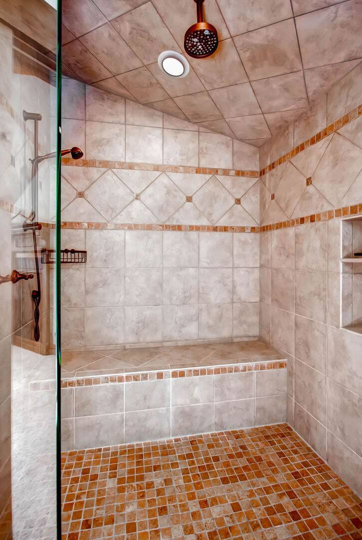 Bathroom - Hatari Lodge - Breckenridge Vacation Rental Bathroom - Hatari Lodge - Breckenridge Vacation Rental
