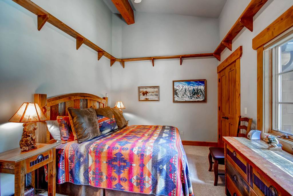 Bedroom - Hatari Lodge - Breckenridge Vacation Rental Bedroom - Hatari Lodge - Breckenridge Vacation Rental