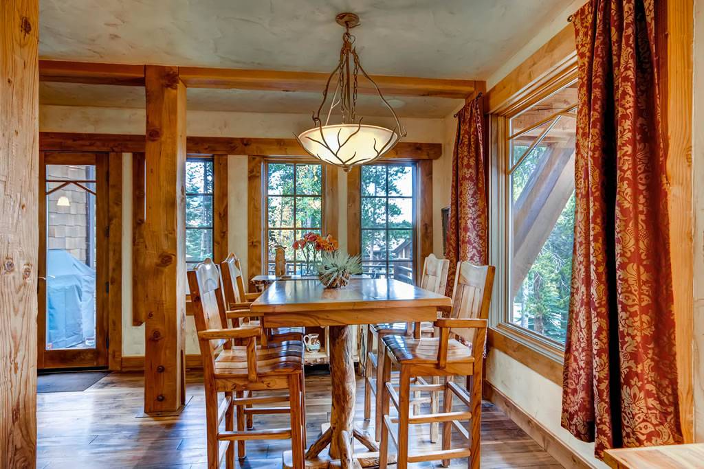 Dining Area - Hatari Lodge - Breckenridge Vacation Rental Dining Area - Hatari Lodge - Breckenridge Vacation Rental