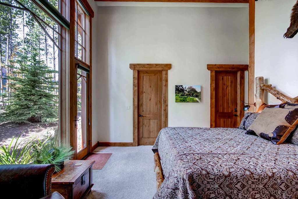 Bedroom - Hatari Lodge - Breckenridge Vacation Rental Bedroom - Hatari Lodge - Breckenridge Vacation Rental