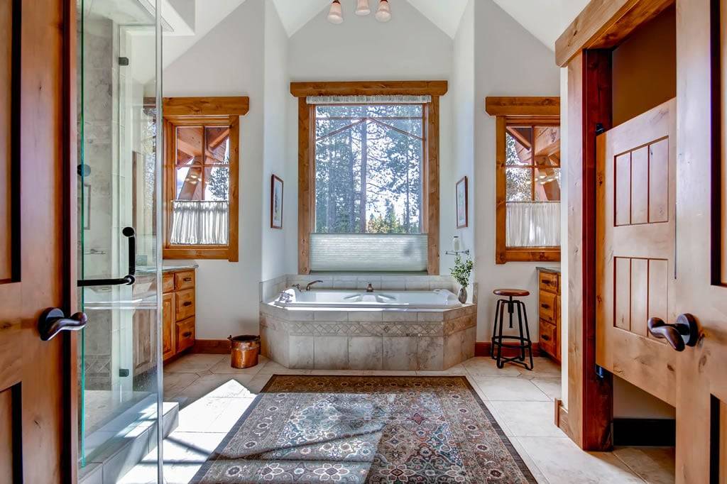 Bathroom - Hatari Lodge - Breckenridge Vacation Rental Bathroom - Hatari Lodge - Breckenridge Vacation Rental