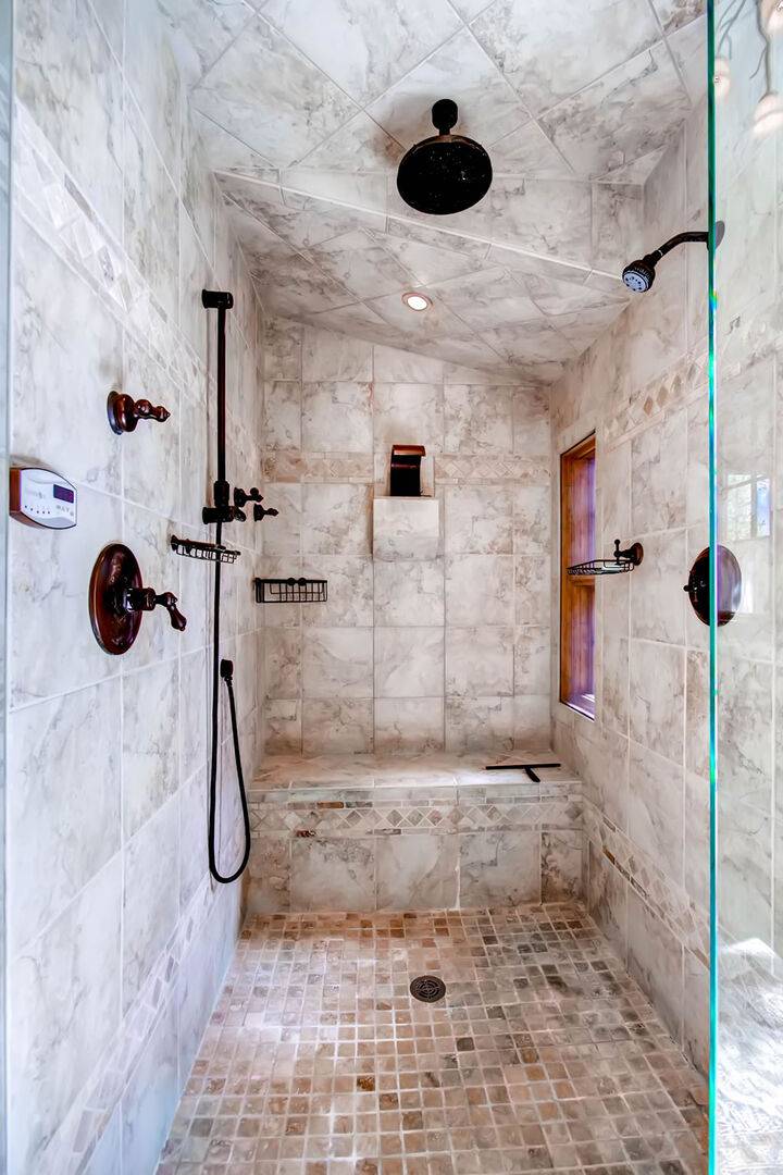 Bathroom - Hatari Lodge - Breckenridge Vacation Rental Bathroom - Hatari Lodge - Breckenridge Vacation Rental