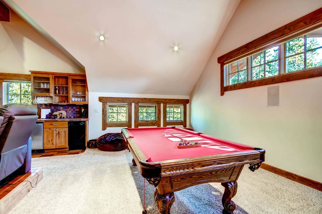 Living Area - Hatari Lodge - Breckenridge Vacation Rental Living Area - Hatari Lodge - Breckenridge Vacation Rental