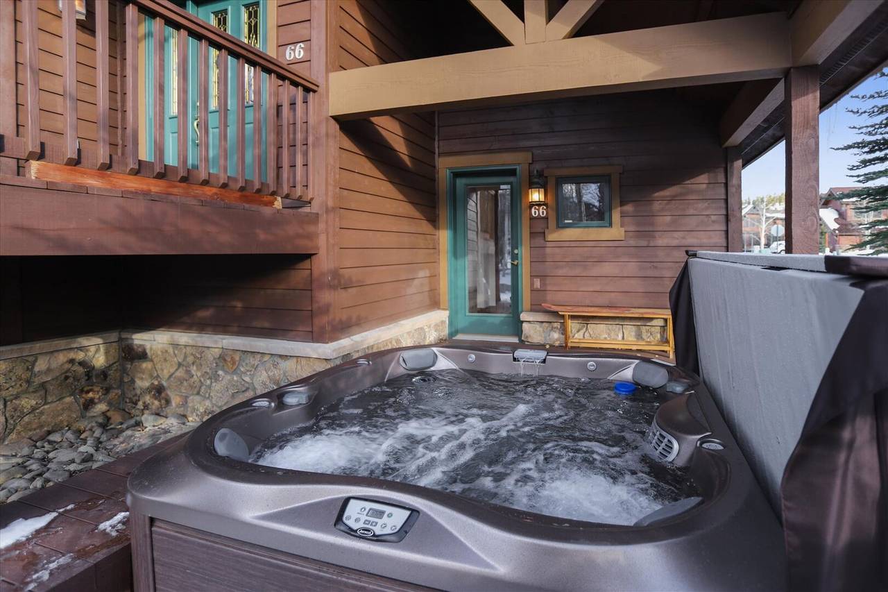 Hot Tub - Highland Greens 66 - Breckenridge Vacation Rental Hot Tub - Highland Greens 66 - Breckenridge Vacation Rental