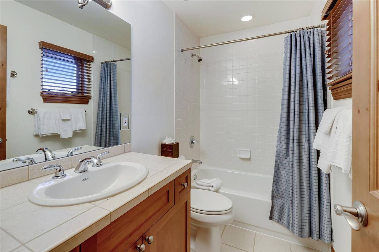 Bathroom - Highland Greens 66 - Breckenridge Vacation Rental Bathroom - Highland Greens 66 - Breckenridge Vacation Rental