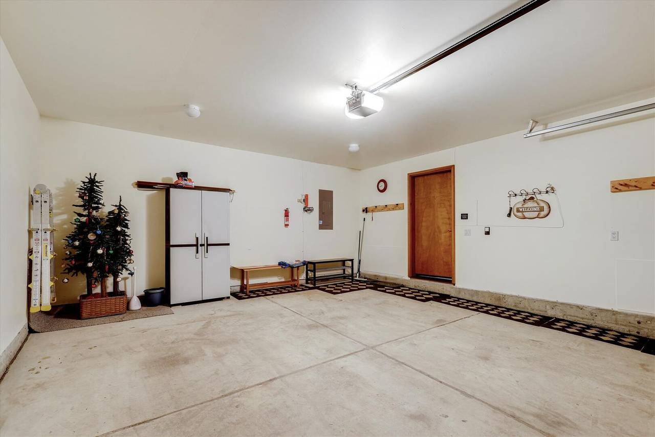 Garage - Highland Greens 66 - Breckenridge Vacation Rental Garage - Highland Greens 66 - Breckenridge Vacation Rental