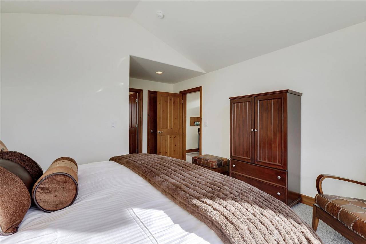 Bedroom - Highland Greens 66 - Breckenridge Vacation Rental Bedroom - Highland Greens 66 - Breckenridge Vacation Rental