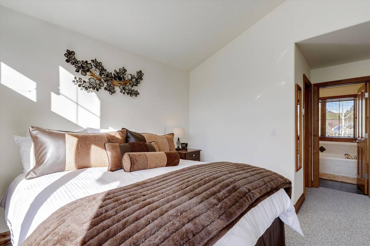 Bedroom - Highland Greens 66 - Breckenridge Vacation Rental Bedroom - Highland Greens 66 - Breckenridge Vacation Rental