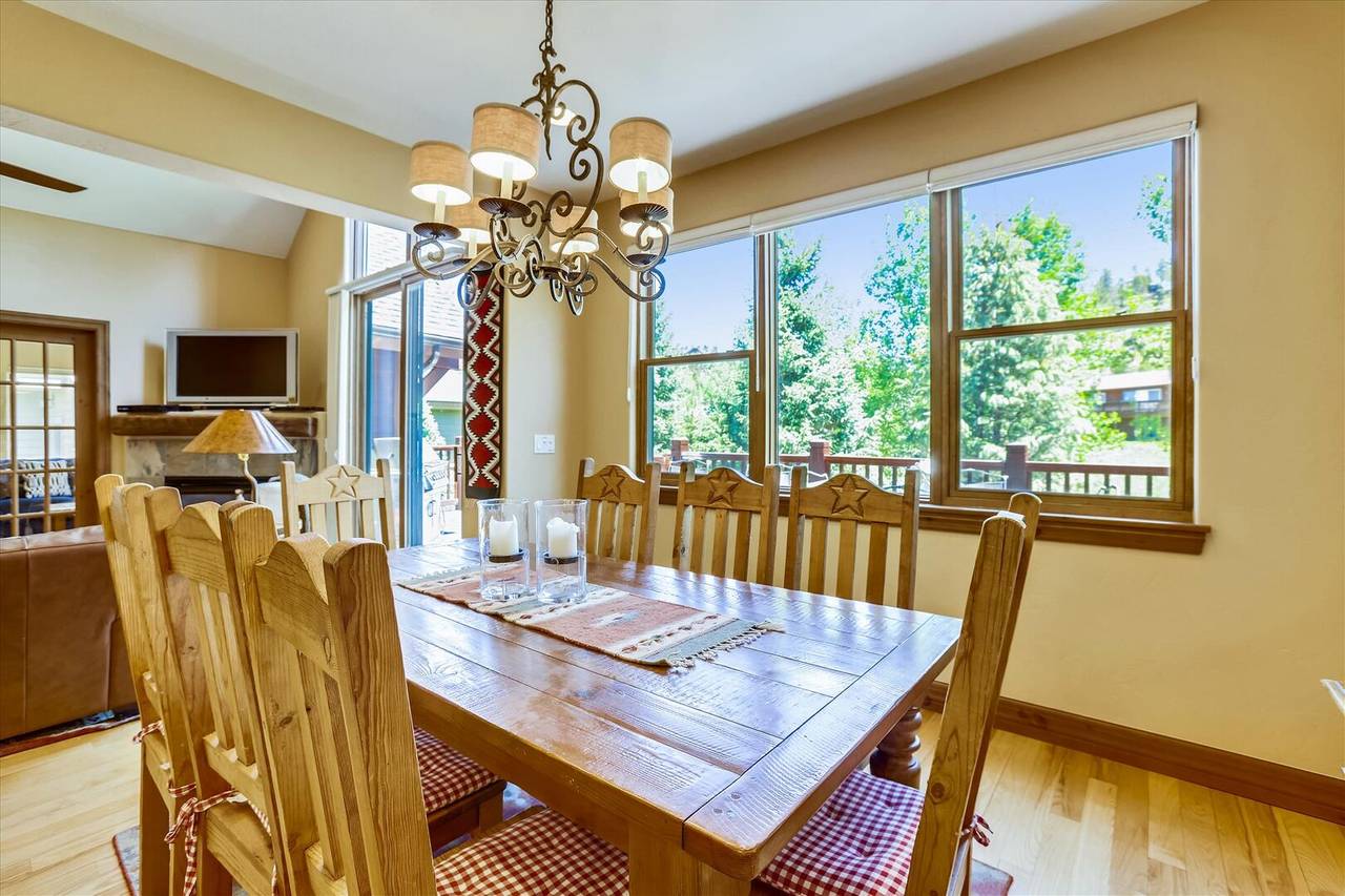 Dining Area - Highland Greens Comfort - Breckenridge Vacation Rental Dining Area - Highland Greens Comfort - Breckenridge Vacation Rental