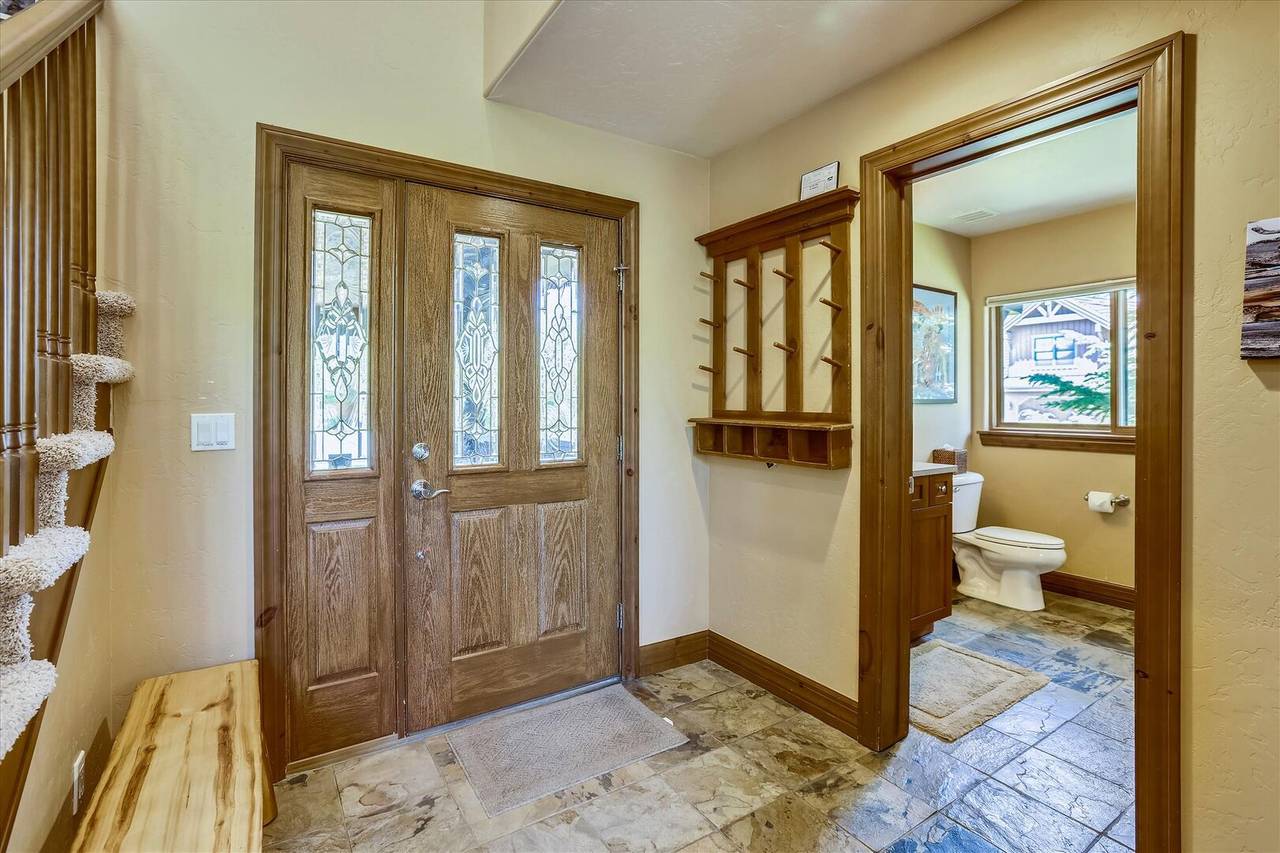 Entry - Highland Greens Comfort - Breckenridge Vacation Rental Entry - Highland Greens Comfort - Breckenridge Vacation Rental