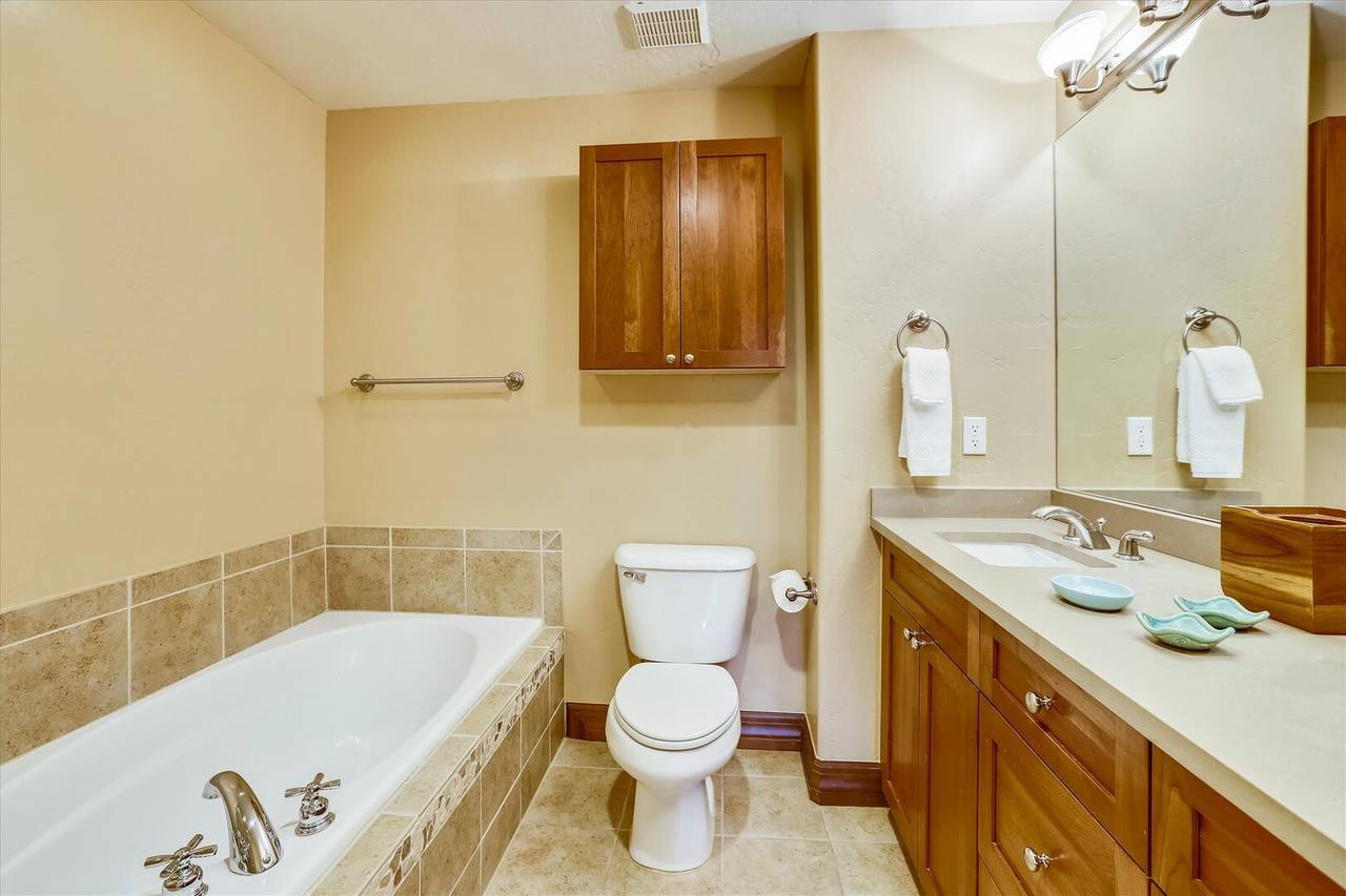 Bathroom - Highland Greens Comfort - Breckenridge Vacation Rental Bathroom - Highland Greens Comfort - Breckenridge Vacation Rental