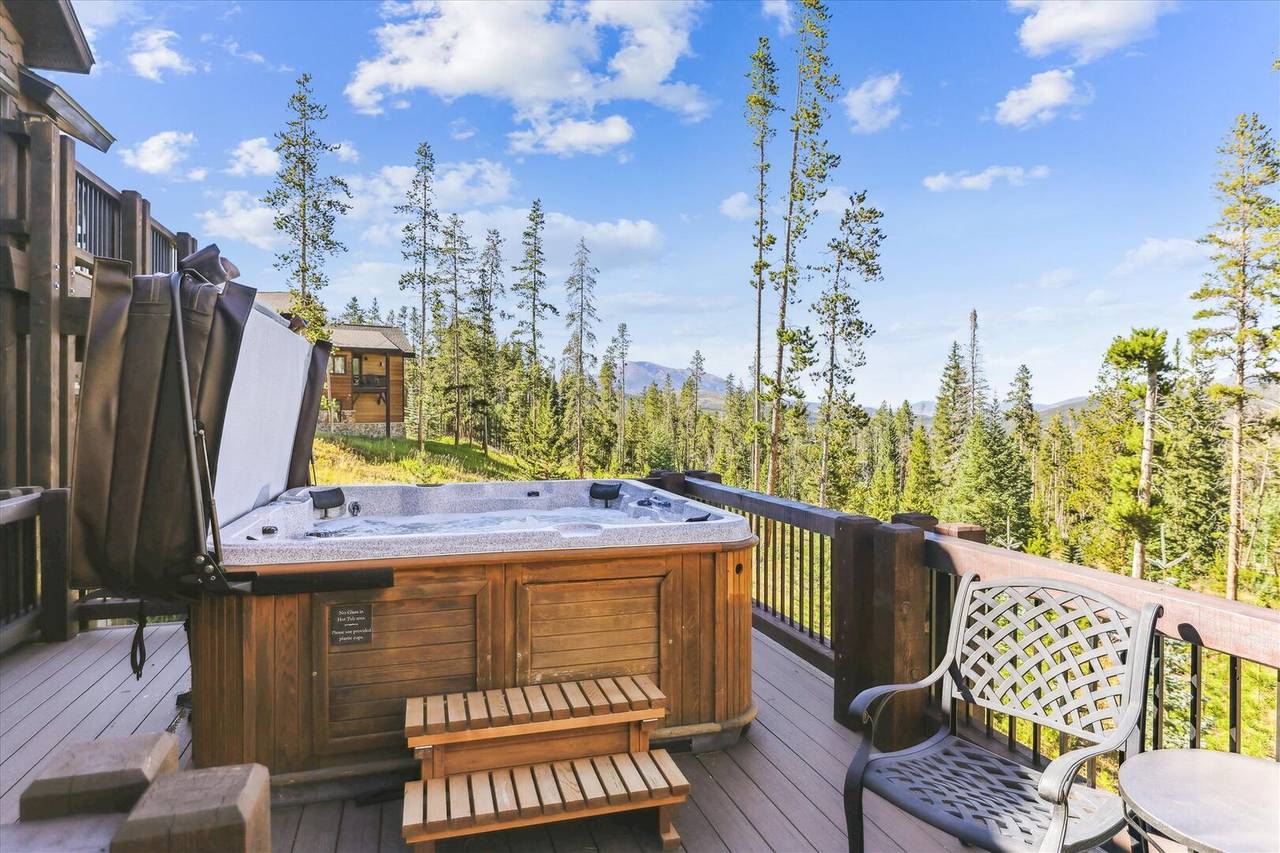 Hot Tub - Highlands Hideaway - Breckenridge Vacation Rental Hot Tub - Highlands Hideaway - Breckenridge Vacation Rental